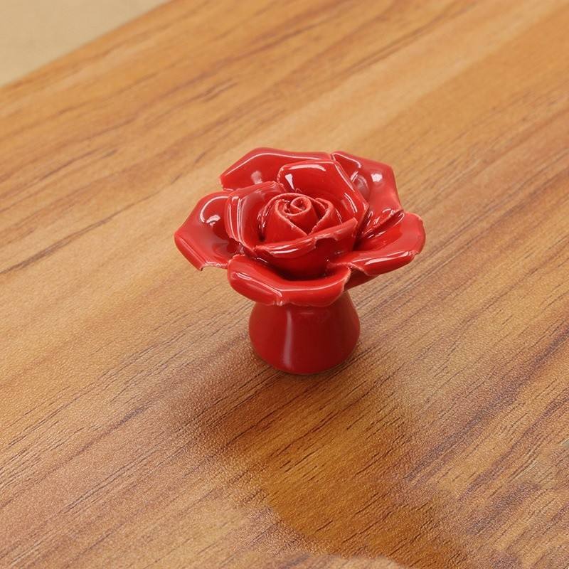 Pomo / tirador cerámico. 40 mm × 34 mm. Modelo: Rosa roja
