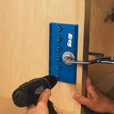 [155] KREG® KMA3200 Shelf Pin Drilling Jig. Plantilla de pasador de estante con broca de 1/4.